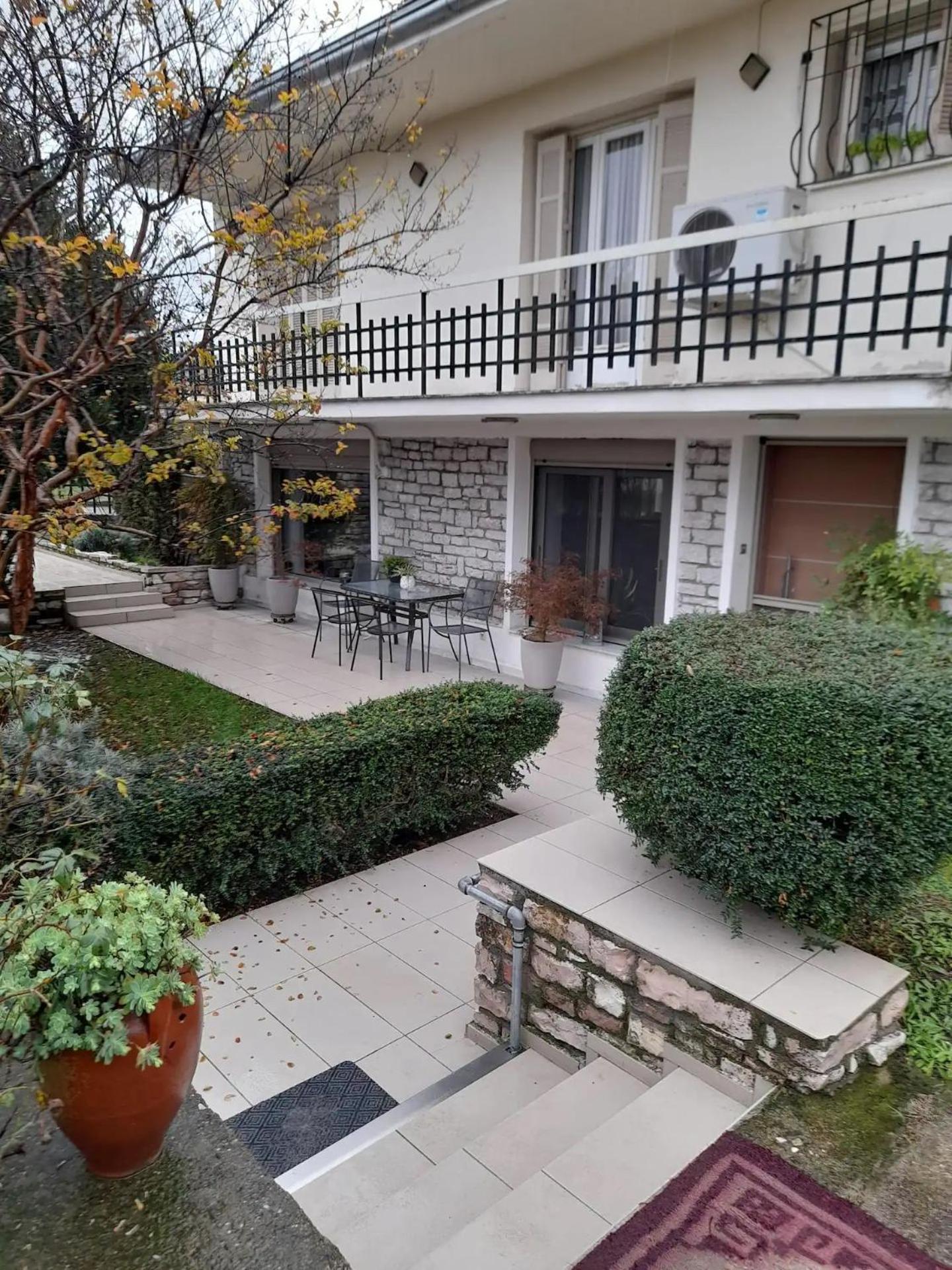 Lovely Stonehouse Villa
